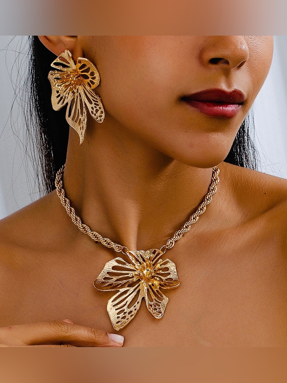 Gold Necklace and Earrings Set